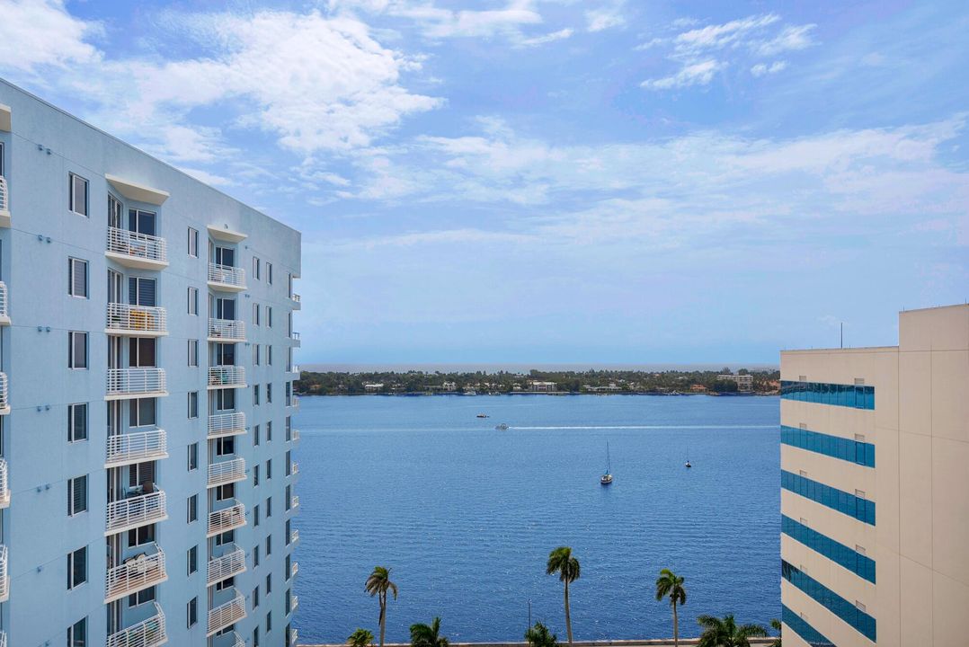 Activo con contrato: $875,000 (3 camas, 2 baños, 1625 Pies cuadrados)