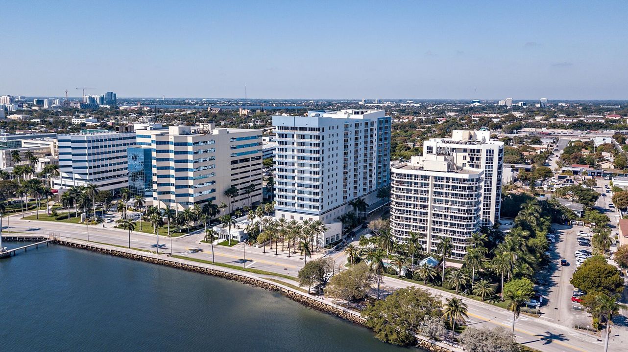 Activo con contrato: $875,000 (3 camas, 2 baños, 1625 Pies cuadrados)