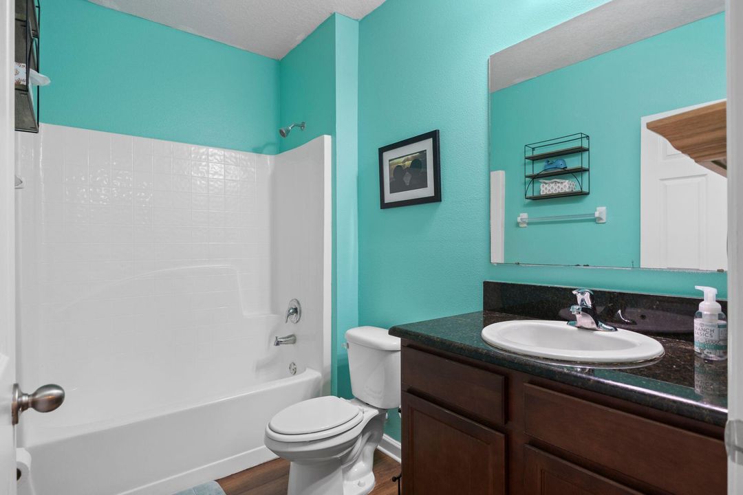 Под контрактом: $339,000 (4 спален, 2 ванн, 1851 Квадратных фут)