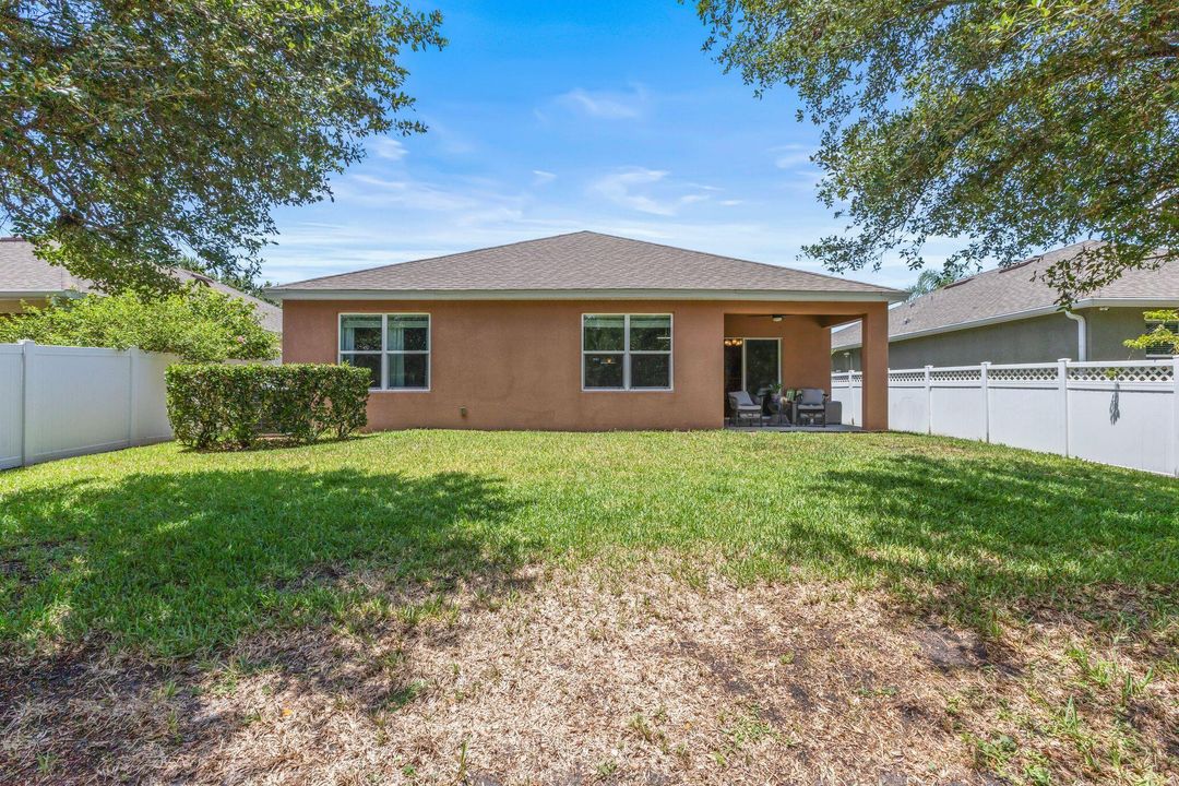 Под контрактом: $339,000 (4 спален, 2 ванн, 1851 Квадратных фут)