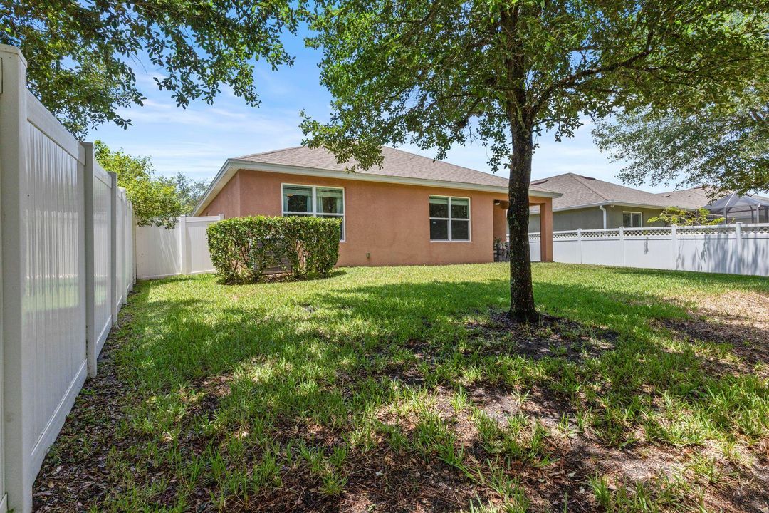 Под контрактом: $339,000 (4 спален, 2 ванн, 1851 Квадратных фут)