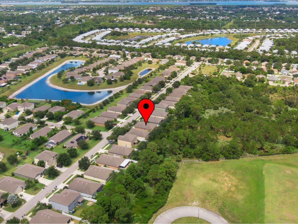 Под контрактом: $339,000 (4 спален, 2 ванн, 1851 Квадратных фут)