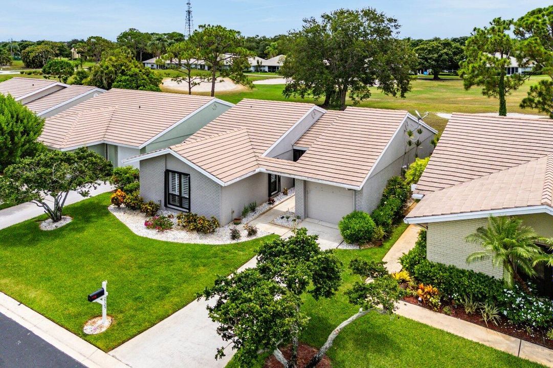 Active With Contract: $385,000 (3 beds, 2 baths, 1442 Square Feet)