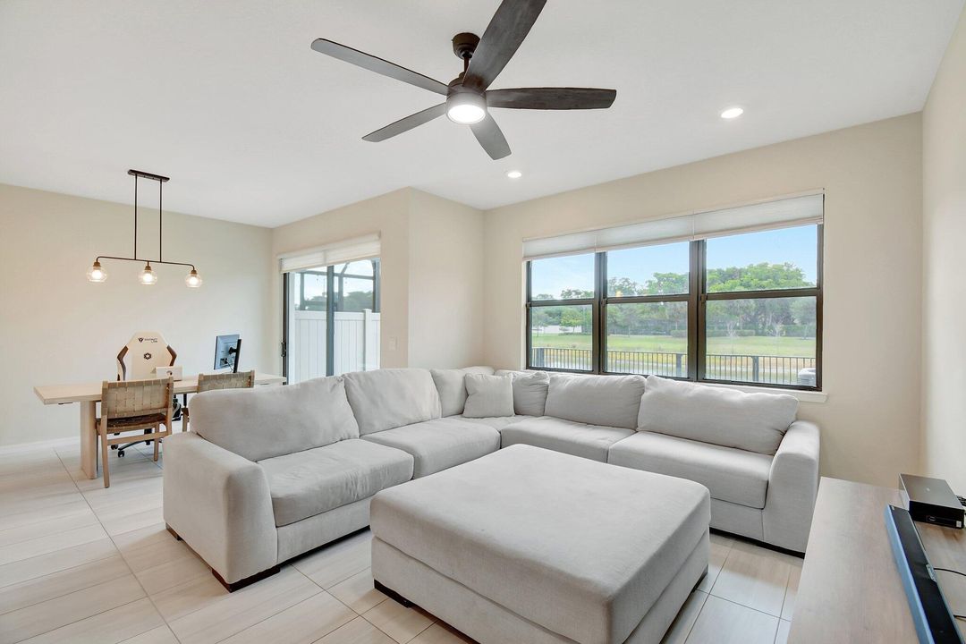 En Venta: $669,000 (3 camas, 2 baños, 1774 Pies cuadrados)