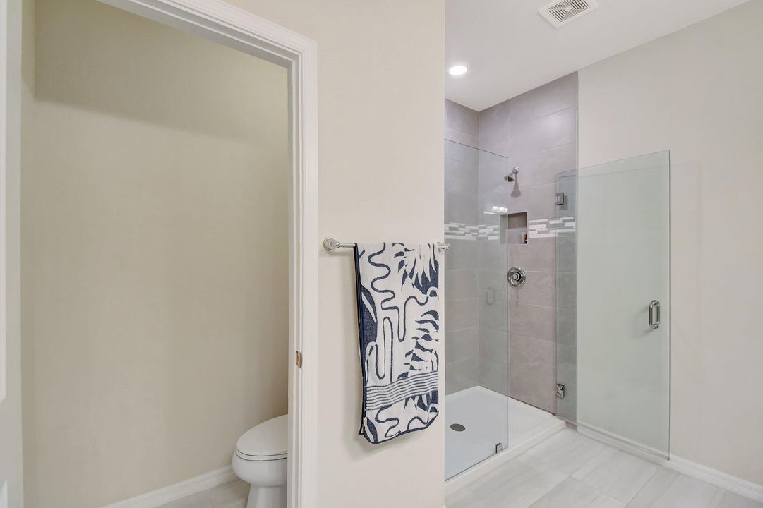 En Venta: $669,000 (3 camas, 2 baños, 1774 Pies cuadrados)