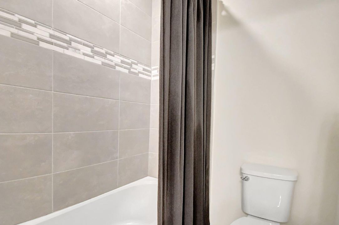 En Venta: $669,000 (3 camas, 2 baños, 1774 Pies cuadrados)