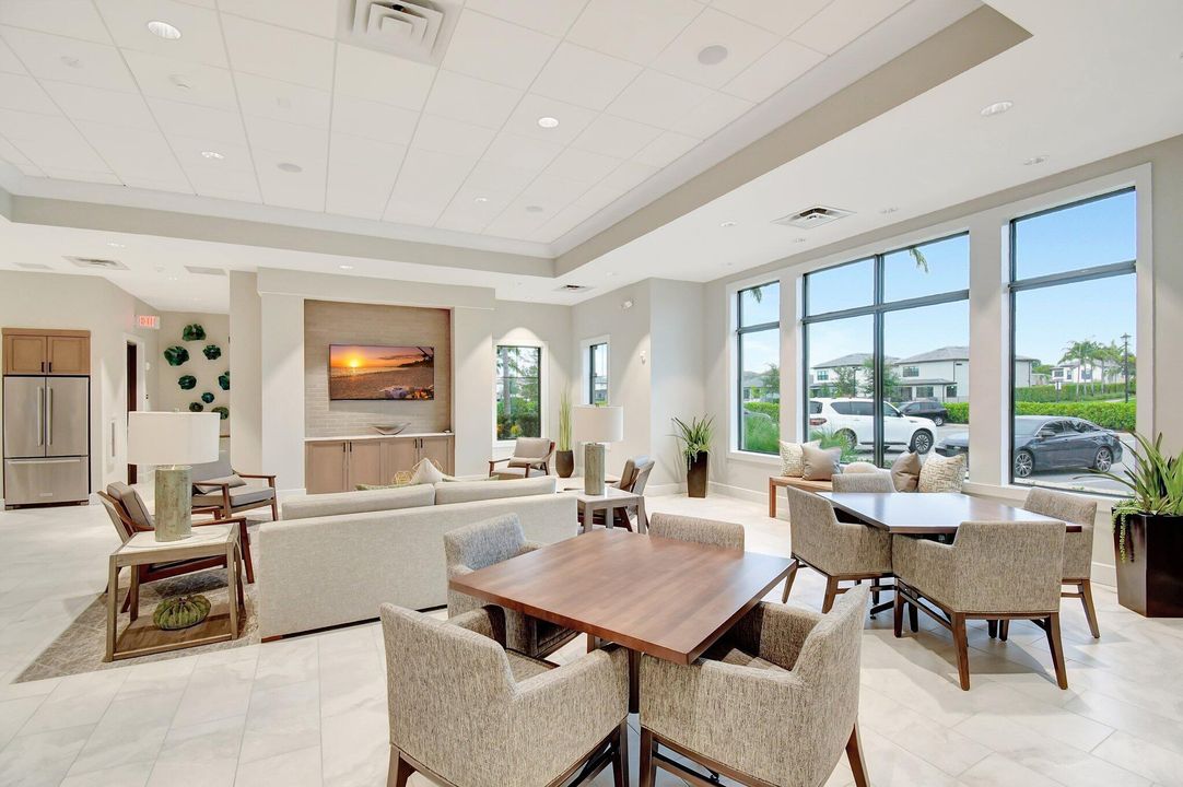 En Venta: $669,000 (3 camas, 2 baños, 1774 Pies cuadrados)