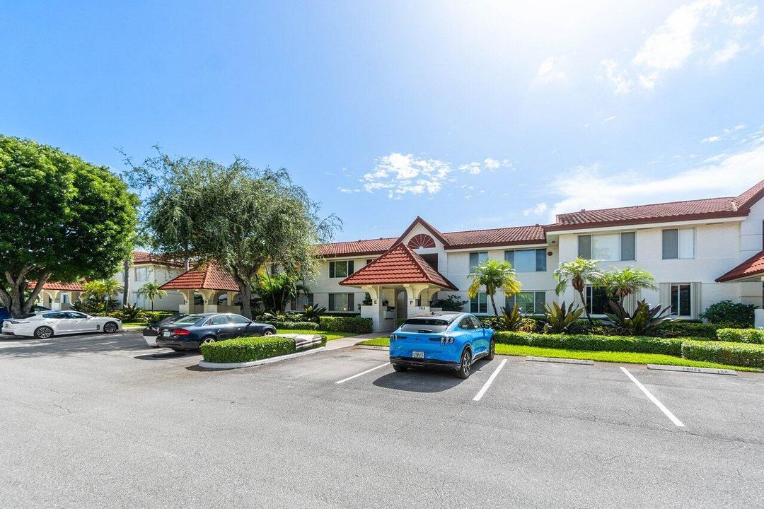 For Sale: $335,000 (2 beds, 2 baths, 1442 Square Feet)