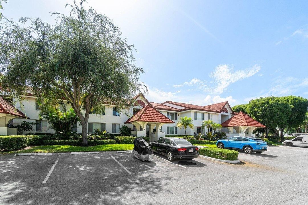 For Sale: $335,000 (2 beds, 2 baths, 1442 Square Feet)