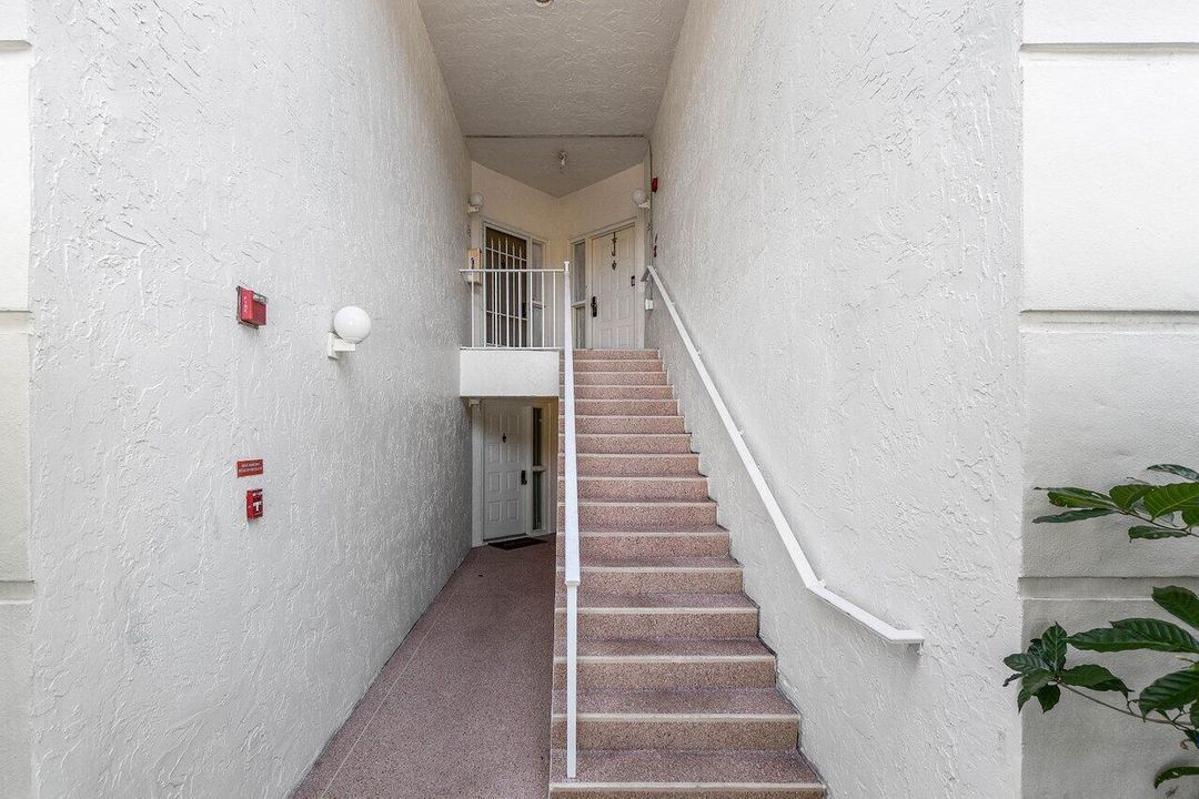 For Sale: $335,000 (2 beds, 2 baths, 1442 Square Feet)