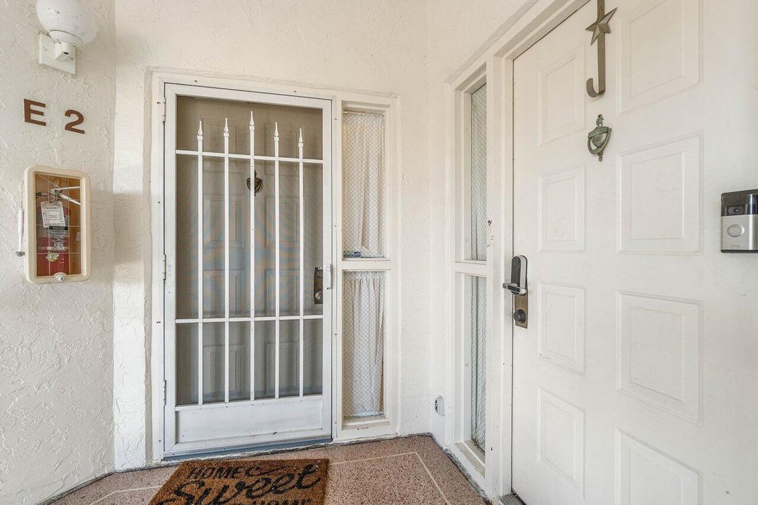 For Sale: $335,000 (2 beds, 2 baths, 1442 Square Feet)