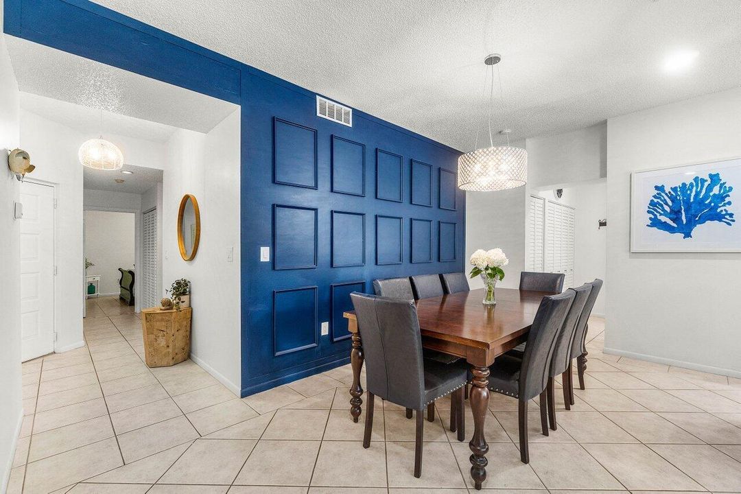 For Sale: $335,000 (2 beds, 2 baths, 1442 Square Feet)