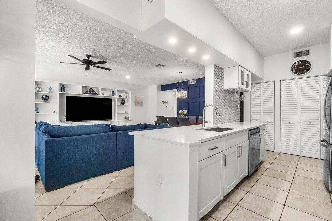 For Sale: $335,000 (2 beds, 2 baths, 1442 Square Feet)