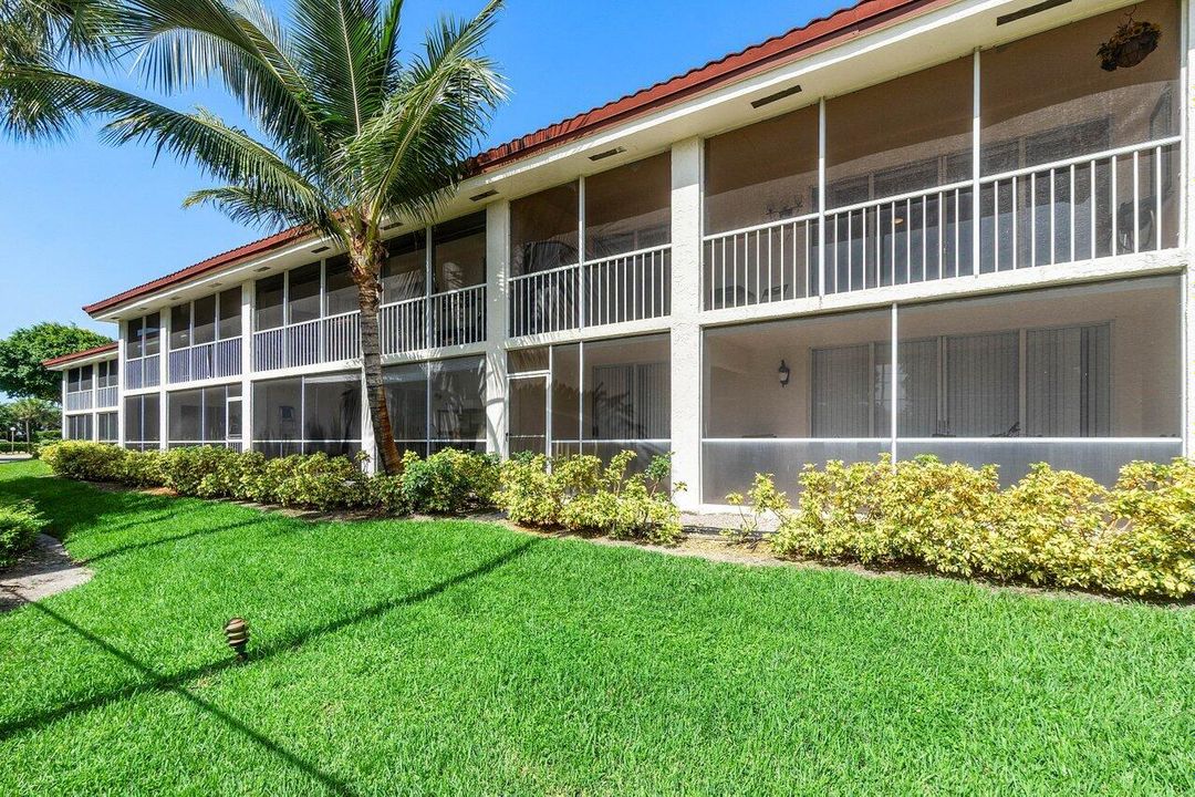 For Sale: $335,000 (2 beds, 2 baths, 1442 Square Feet)