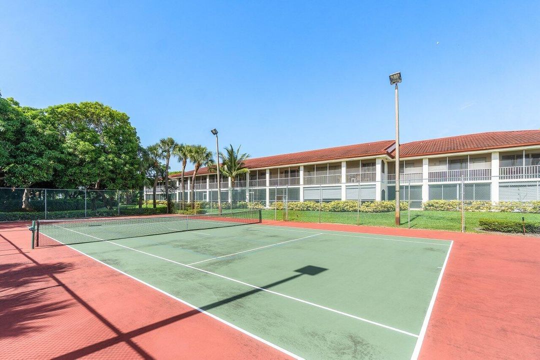 For Sale: $335,000 (2 beds, 2 baths, 1442 Square Feet)