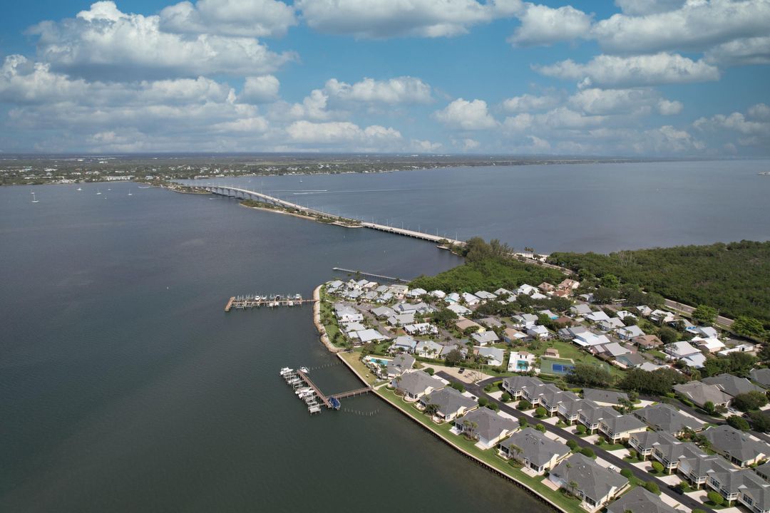 For Sale: $599,000 (2 beds, 2 baths, 1488 Square Feet)