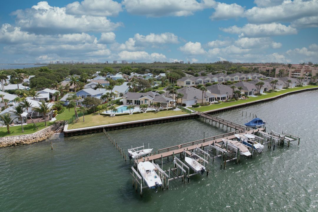 For Sale: $599,000 (2 beds, 2 baths, 1488 Square Feet)