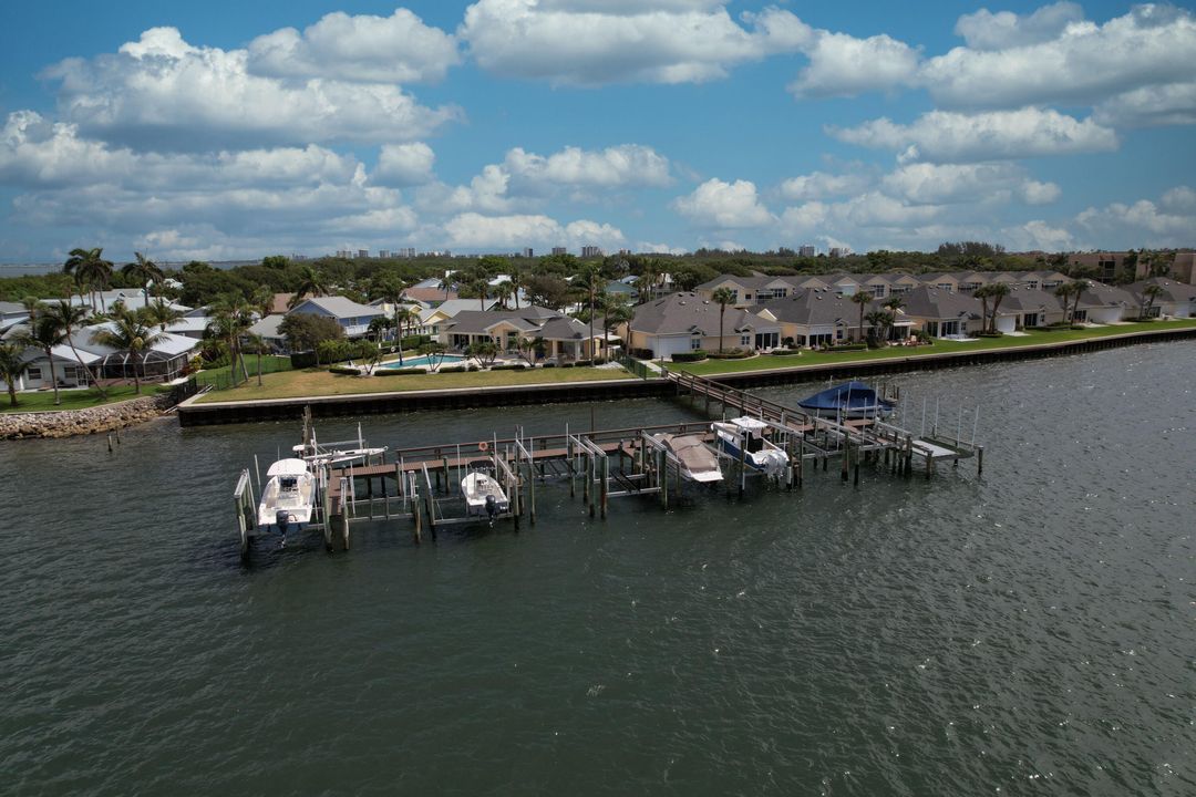 For Sale: $599,000 (2 beds, 2 baths, 1488 Square Feet)