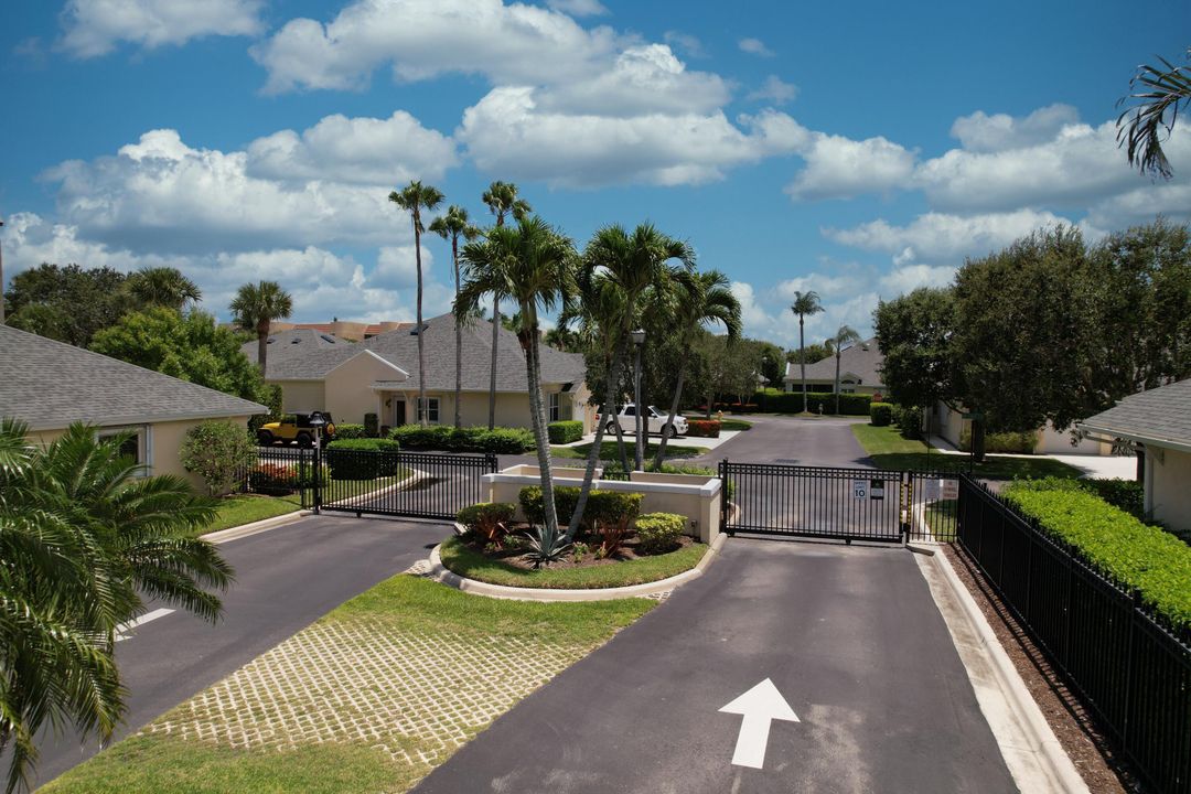 For Sale: $599,000 (2 beds, 2 baths, 1488 Square Feet)