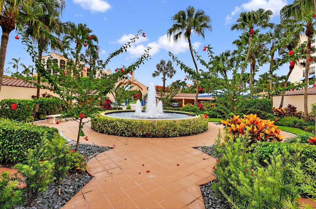 Active With Contract: $315,000 (2 beds, 2 baths, 1796 Square Feet)