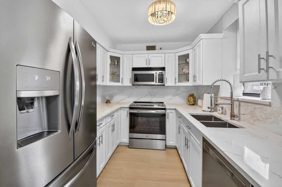 Active With Contract: $315,000 (2 beds, 2 baths, 1796 Square Feet)