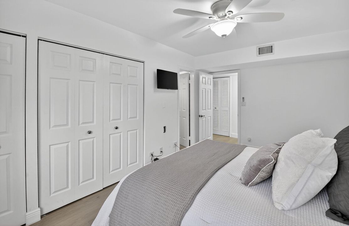 Active With Contract: $315,000 (2 beds, 2 baths, 1796 Square Feet)