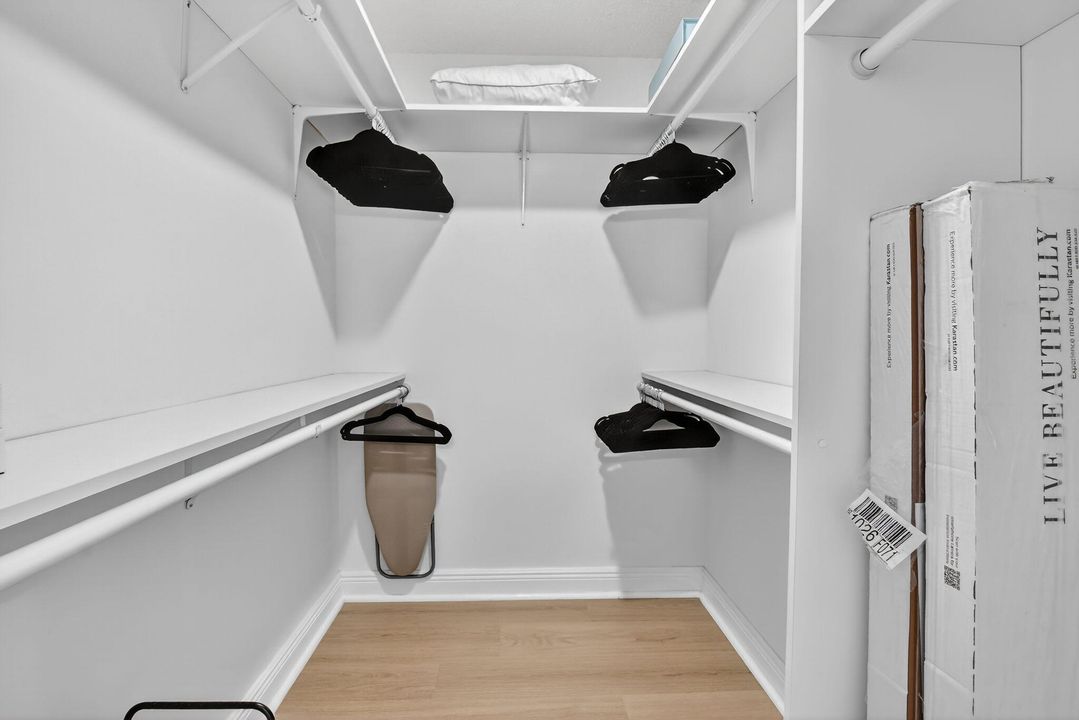 Active With Contract: $315,000 (2 beds, 2 baths, 1796 Square Feet)