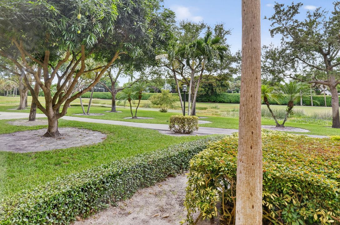 Active With Contract: $315,000 (2 beds, 2 baths, 1796 Square Feet)