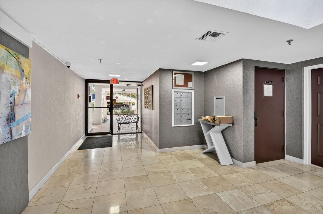 Active With Contract: $315,000 (2 beds, 2 baths, 1796 Square Feet)