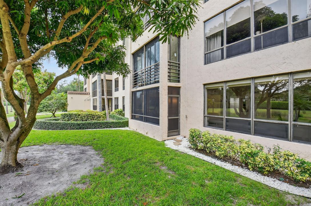 Active With Contract: $315,000 (2 beds, 2 baths, 1796 Square Feet)