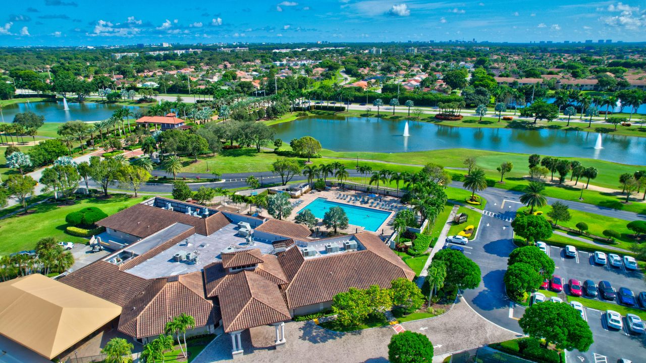 Active With Contract: $315,000 (2 beds, 2 baths, 1796 Square Feet)