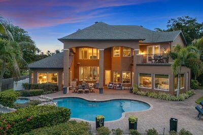 На продажу: $3,100,000 (5 спален, 3 ванн, 5535 Квадратных фут)