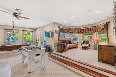 На продажу: $3,100,000 (5 спален, 3 ванн, 5535 Квадратных фут)