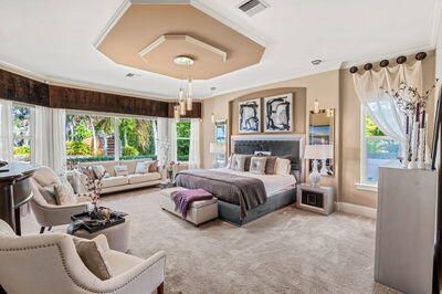 На продажу: $3,100,000 (5 спален, 3 ванн, 5535 Квадратных фут)