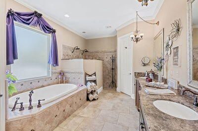 На продажу: $3,100,000 (5 спален, 3 ванн, 5535 Квадратных фут)