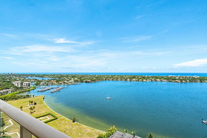 En Venta: $3,150,000 (4 camas, 4 baños, 3032 Pies cuadrados)