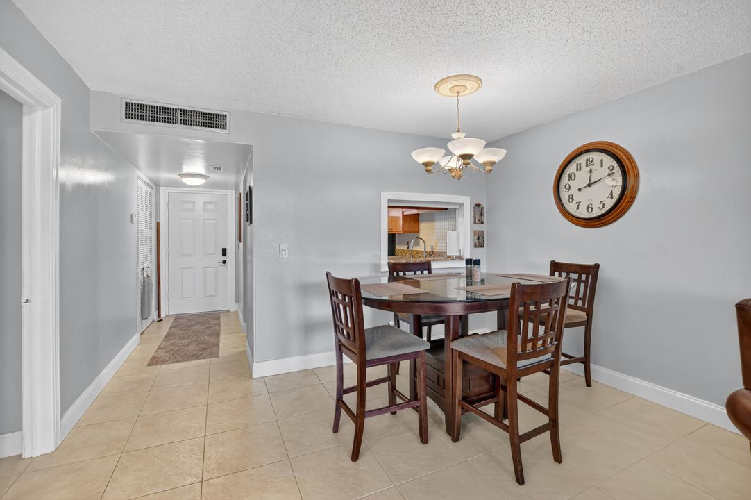 Activo con contrato: $219,999 (2 camas, 2 baños, 1050 Pies cuadrados)