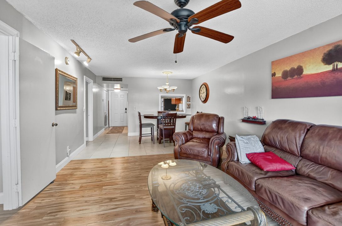 Activo con contrato: $219,999 (2 camas, 2 baños, 1050 Pies cuadrados)