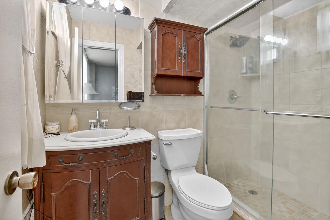 Activo con contrato: $219,999 (2 camas, 2 baños, 1050 Pies cuadrados)