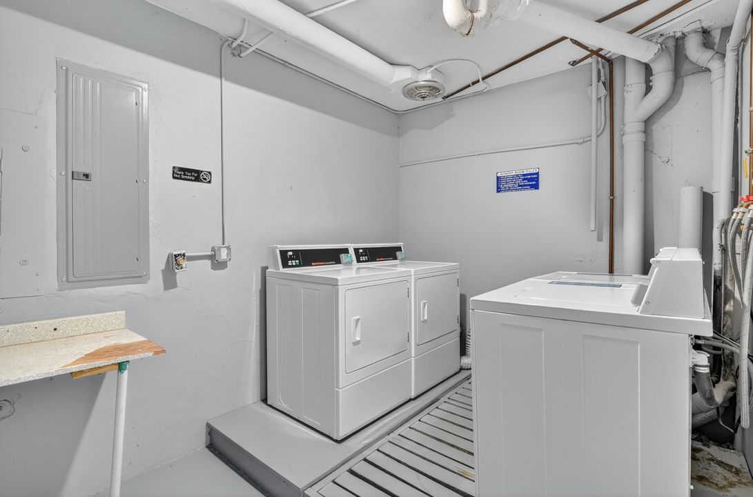 Activo con contrato: $219,999 (2 camas, 2 baños, 1050 Pies cuadrados)