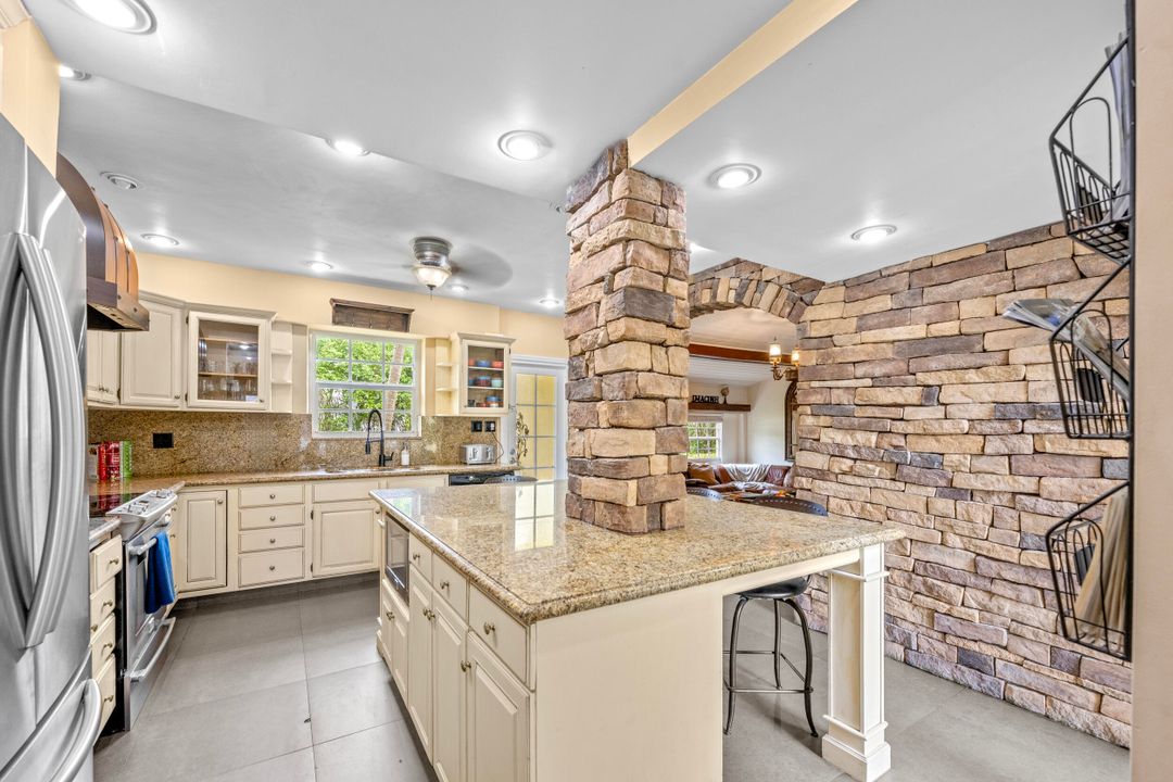 En Venta: $4,300,000 (6 camas, 5 baños, 3718 Pies cuadrados)