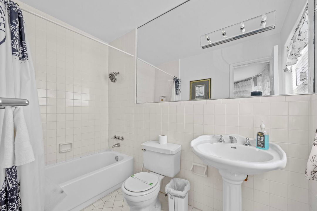 En Venta: $4,300,000 (6 camas, 5 baños, 3718 Pies cuadrados)