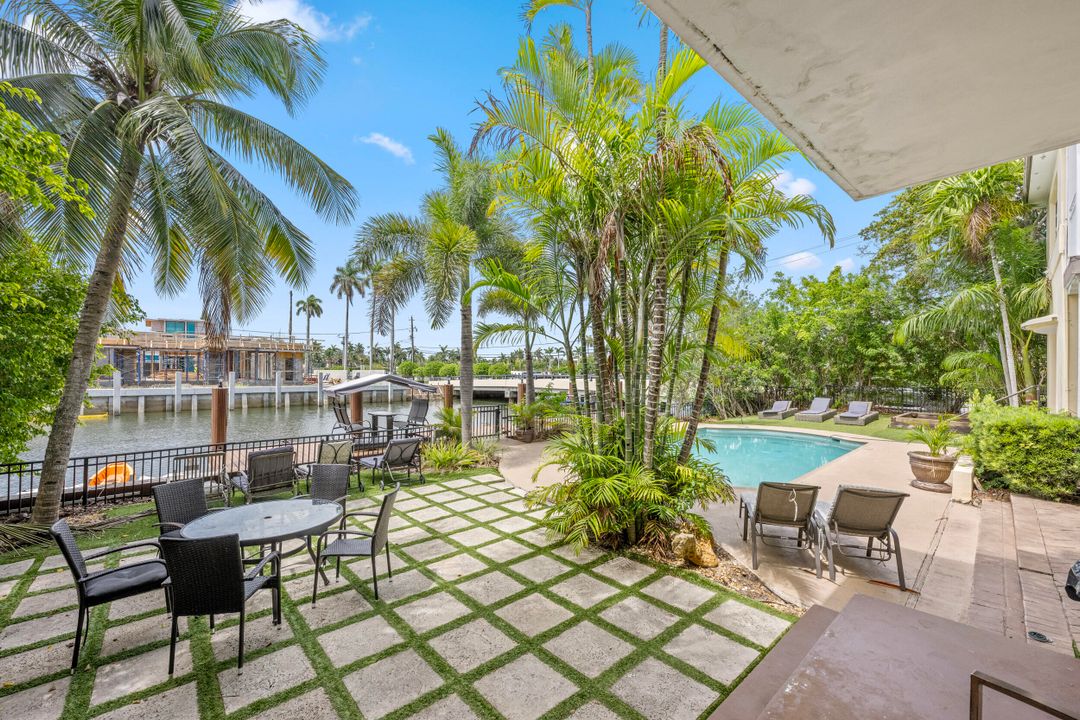 En Venta: $4,300,000 (6 camas, 5 baños, 3718 Pies cuadrados)
