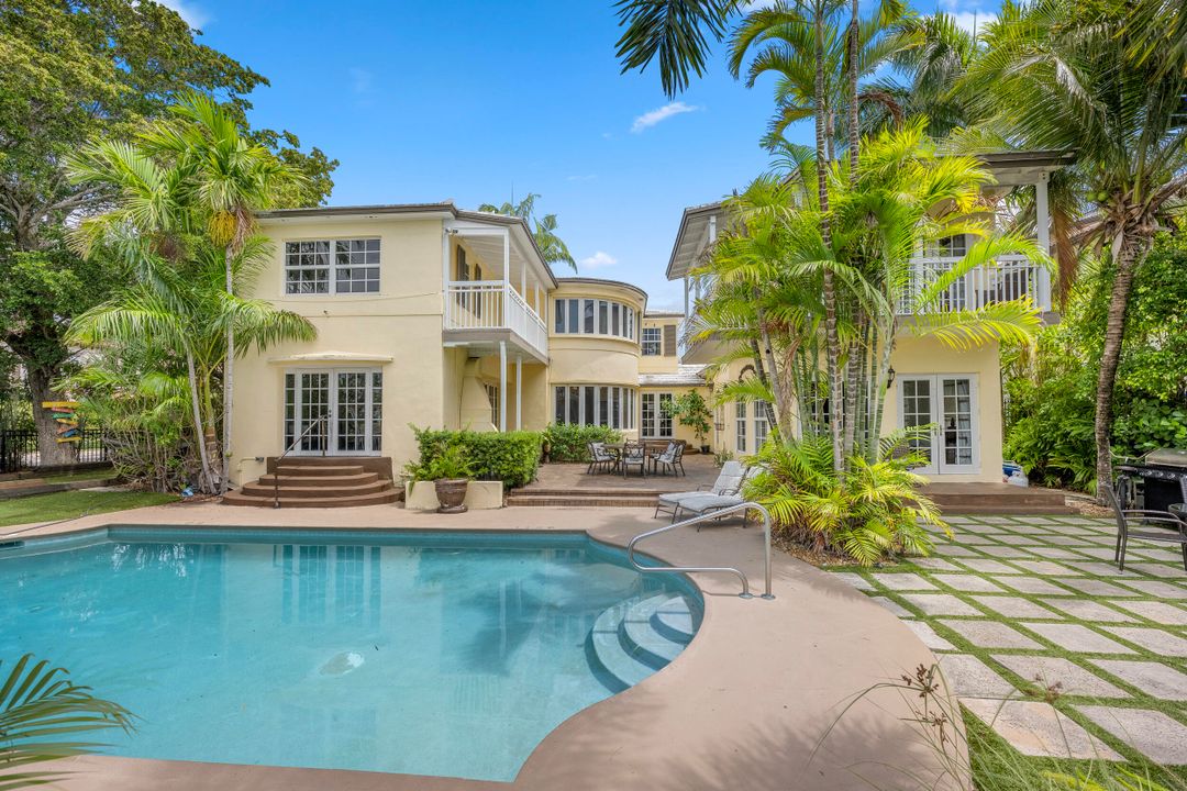 En Venta: $4,300,000 (6 camas, 5 baños, 3718 Pies cuadrados)
