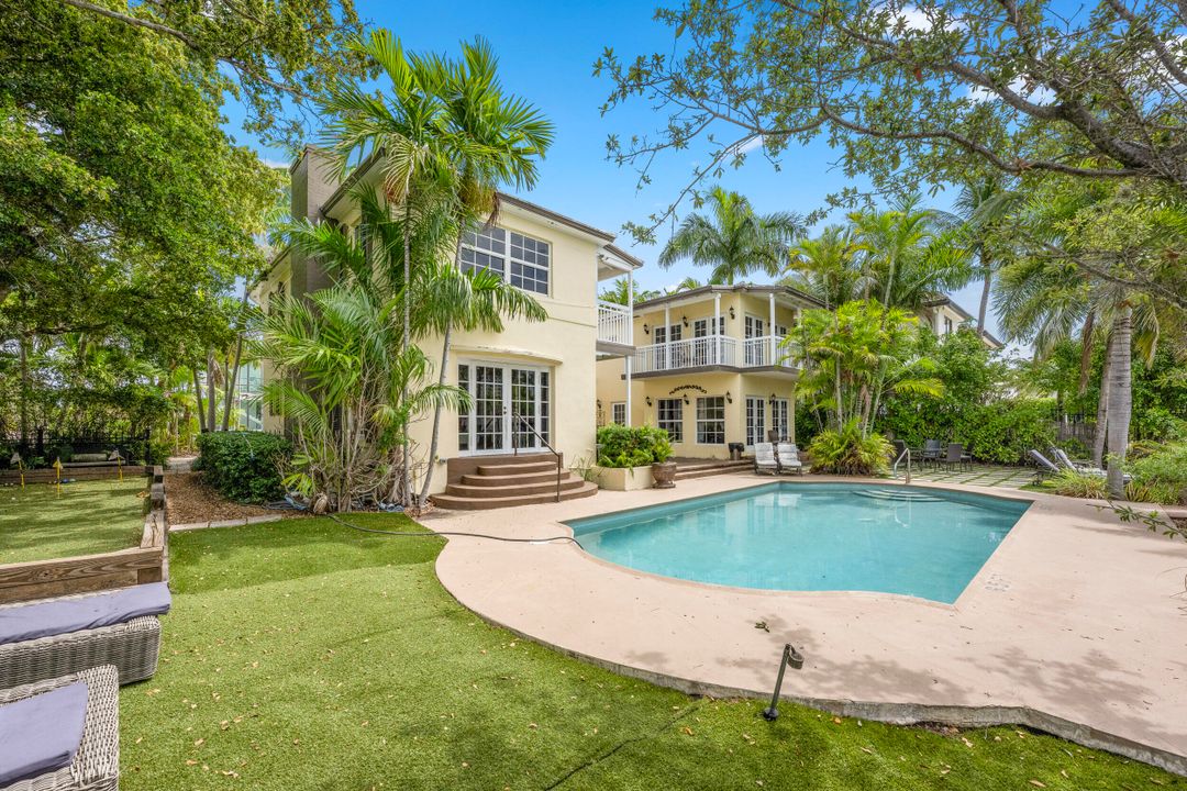 En Venta: $4,300,000 (6 camas, 5 baños, 3718 Pies cuadrados)