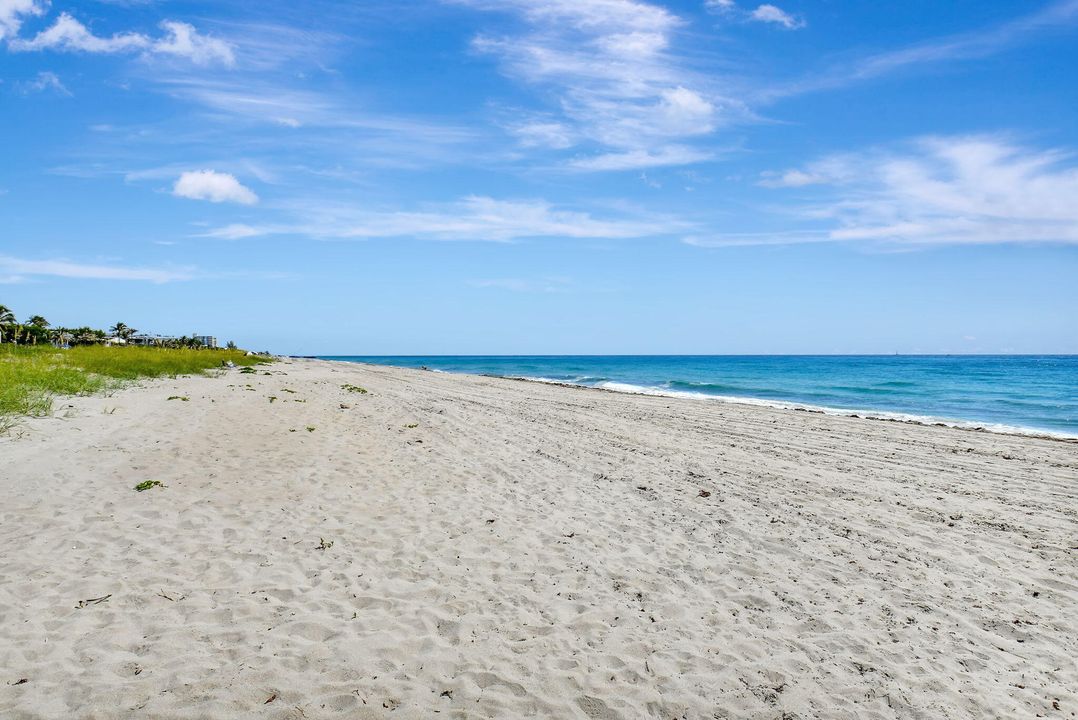 合同活跃: $13,000 (3 贝兹, 4 浴室, 2826 平方英尺)