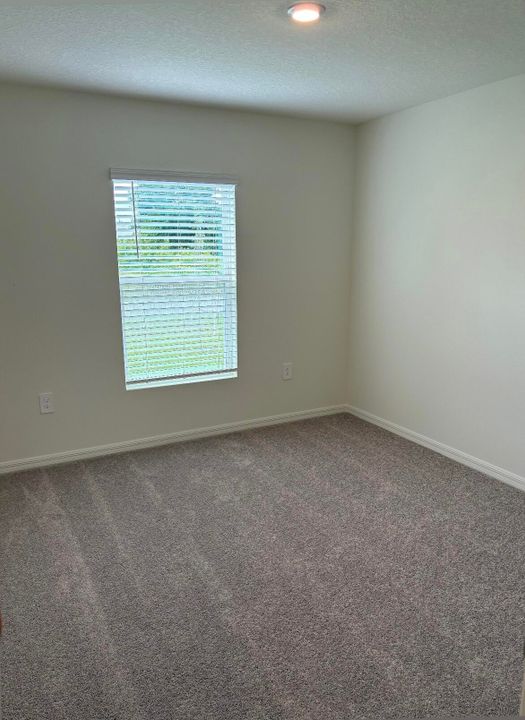 For Rent: $1,950 (3 beds, 2 baths, 1243 Square Feet)