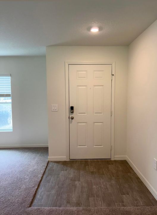 For Rent: $1,950 (3 beds, 2 baths, 1243 Square Feet)