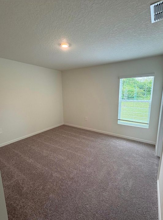 For Rent: $1,950 (3 beds, 2 baths, 1243 Square Feet)