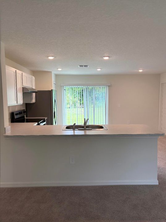 For Rent: $1,950 (3 beds, 2 baths, 1243 Square Feet)